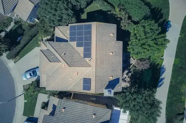 Verbauter Batteriespeicher bei Photovoltaikanlage in Stuttgart hilft mehr Eigenstrom zu nutzen