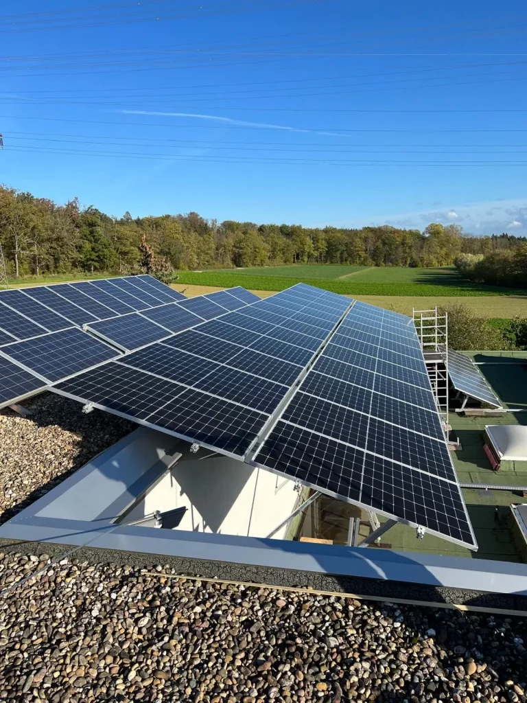 Spezialmontage für Photovoltaik in Stuttgart produziert genug Eigenstrom und fördert Unabhängigkeit