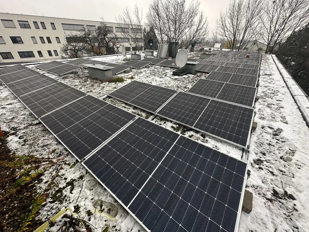 Solaranlagen-Projekt nähe Stuttgart produziert nachhaltig grüne Energie für das Unternehmen