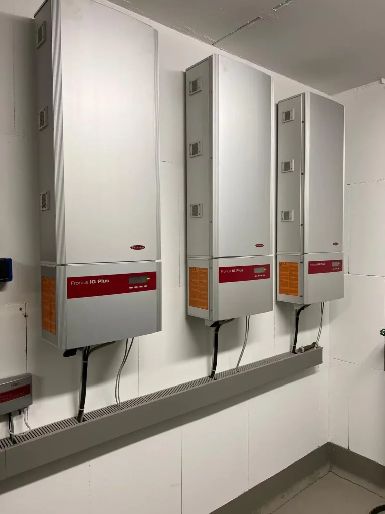 Ziehe einen nutzen aus Photovoltaik Förderung & steuerliche Vorteile. Wir helfen dir z.B dein Stromspeicher-Projekt zu realisieren.